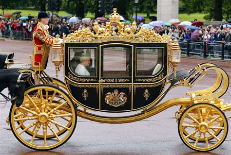 queen elizabeth ii coach.